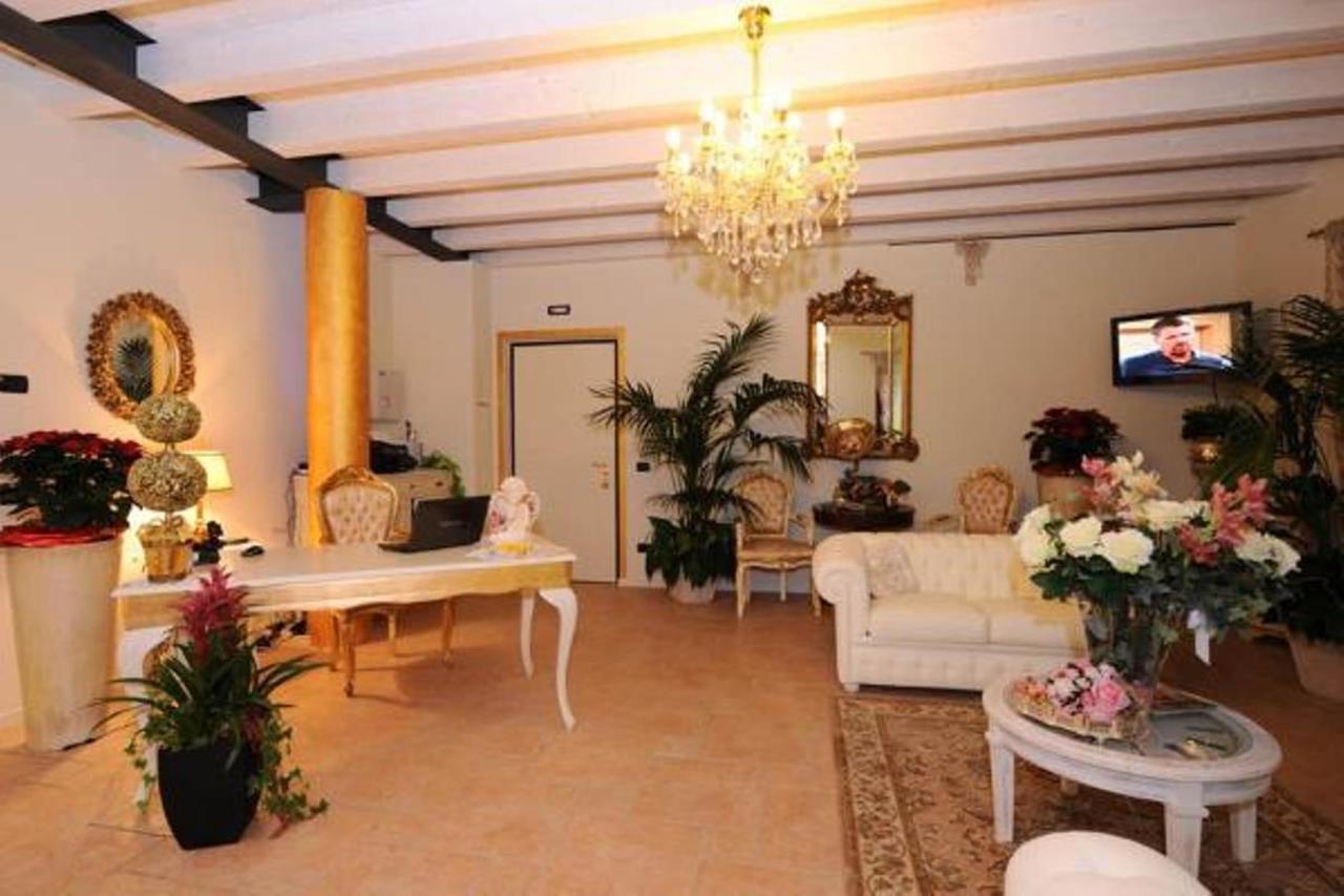 Residence Ca Di Capri บุสโซเลงโก ภายนอก รูปภาพ