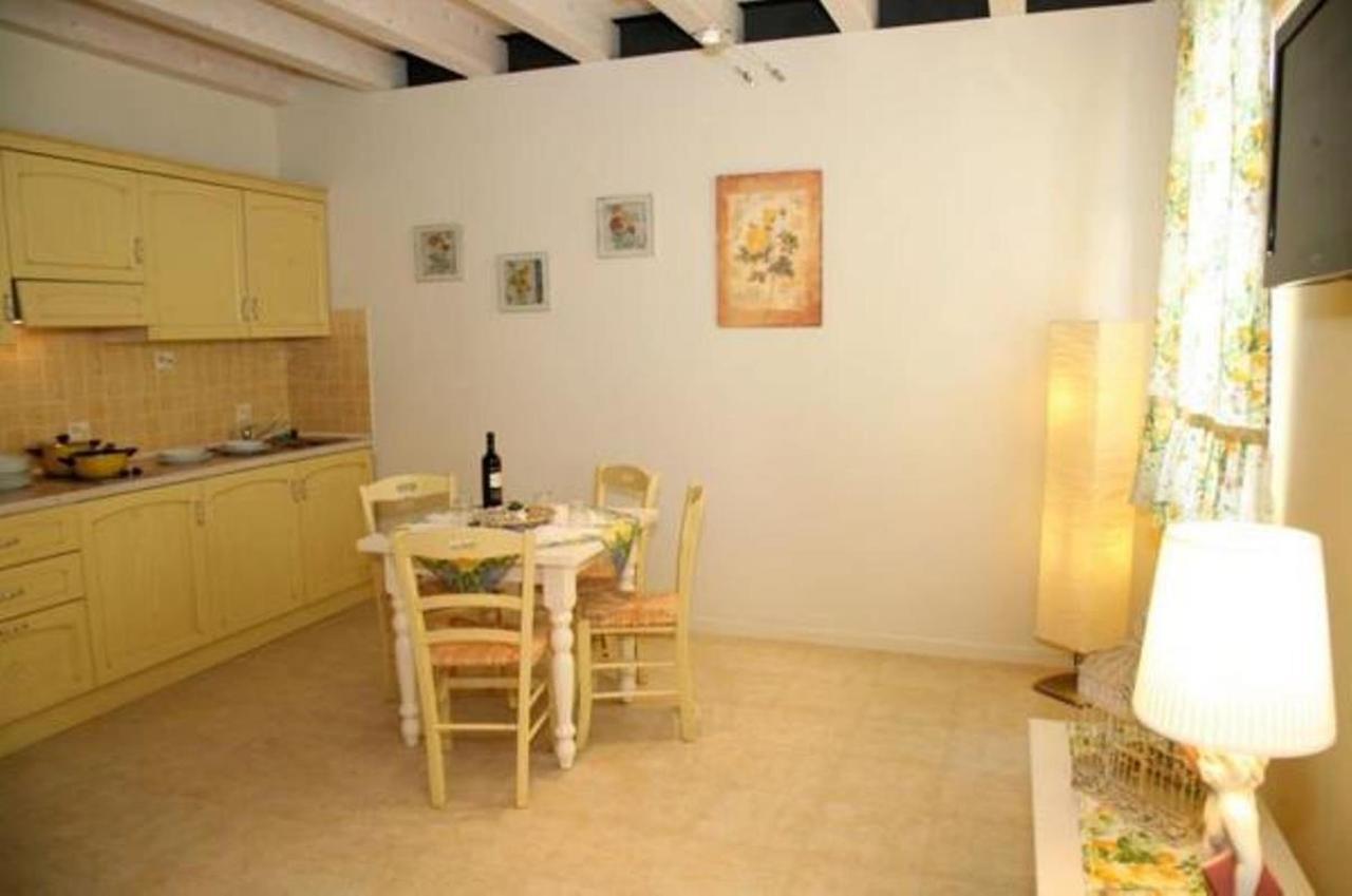 Residence Ca Di Capri บุสโซเลงโก ภายนอก รูปภาพ
