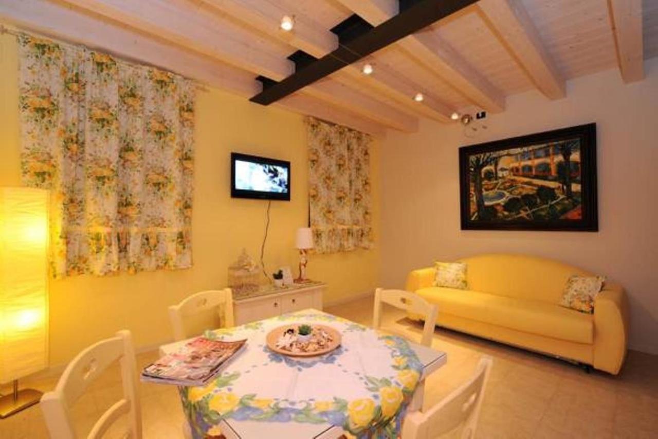 Residence Ca Di Capri บุสโซเลงโก ภายนอก รูปภาพ