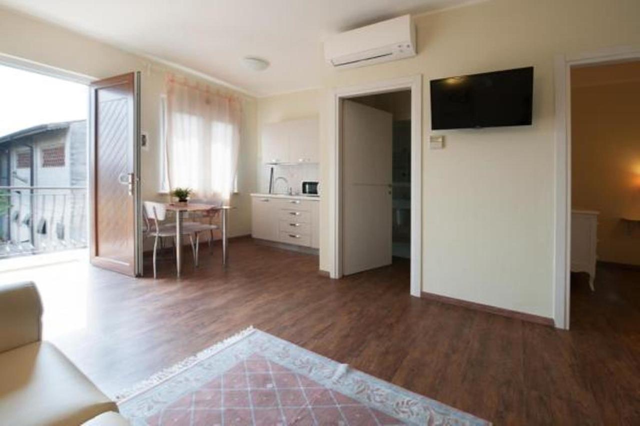 Residence Ca Di Capri บุสโซเลงโก ภายนอก รูปภาพ
